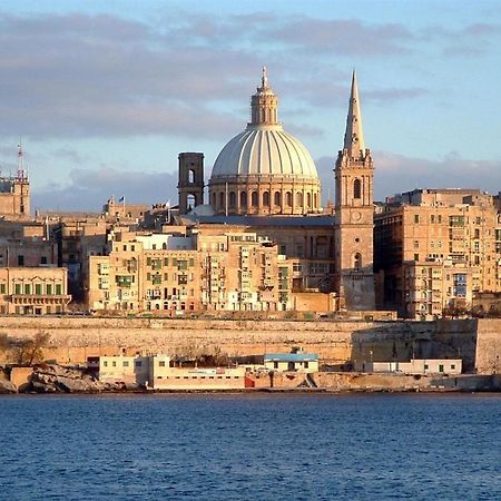 Seafront Luxury Apartment With Pool Sliema Ngoại thất bức ảnh